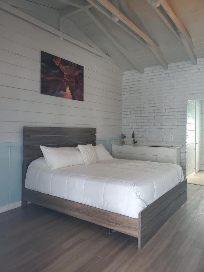 Hollywood Gardens Inn & Suites Kültér fotó