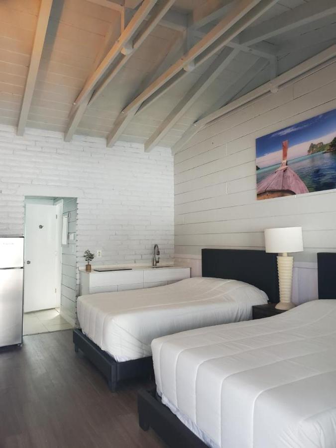 Hollywood Gardens Inn & Suites Kültér fotó